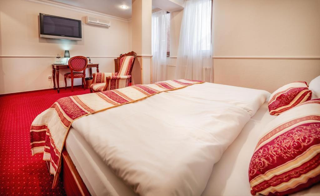 Hotel Capital With Private Wellness Nitra Exterior photo