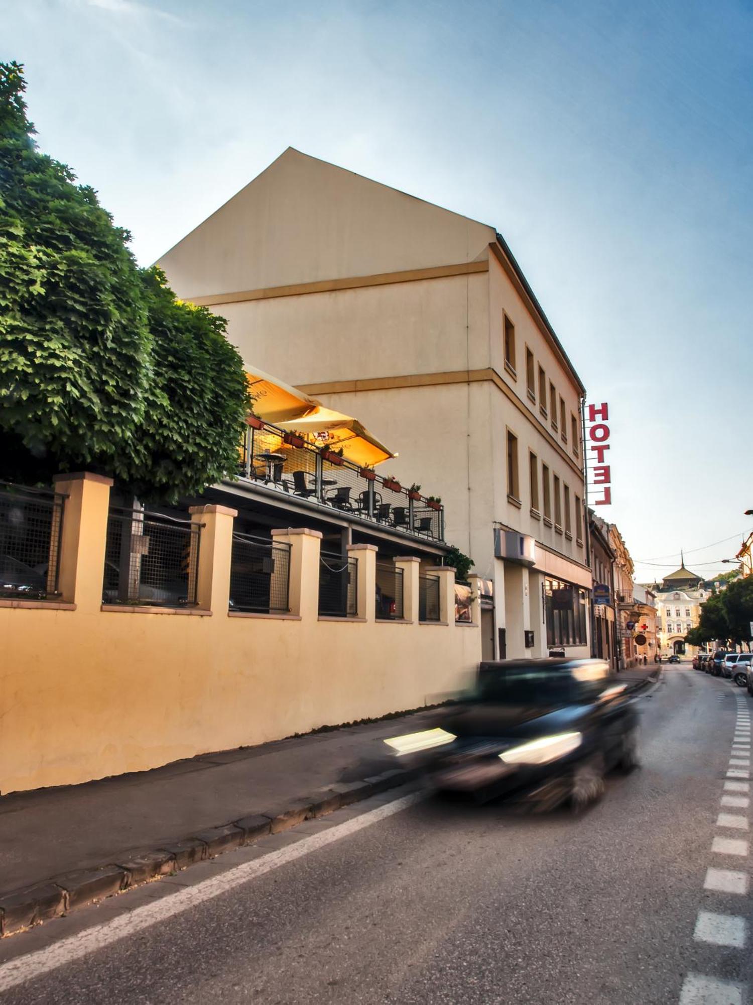 Hotel Capital With Private Wellness Nitra Exterior photo